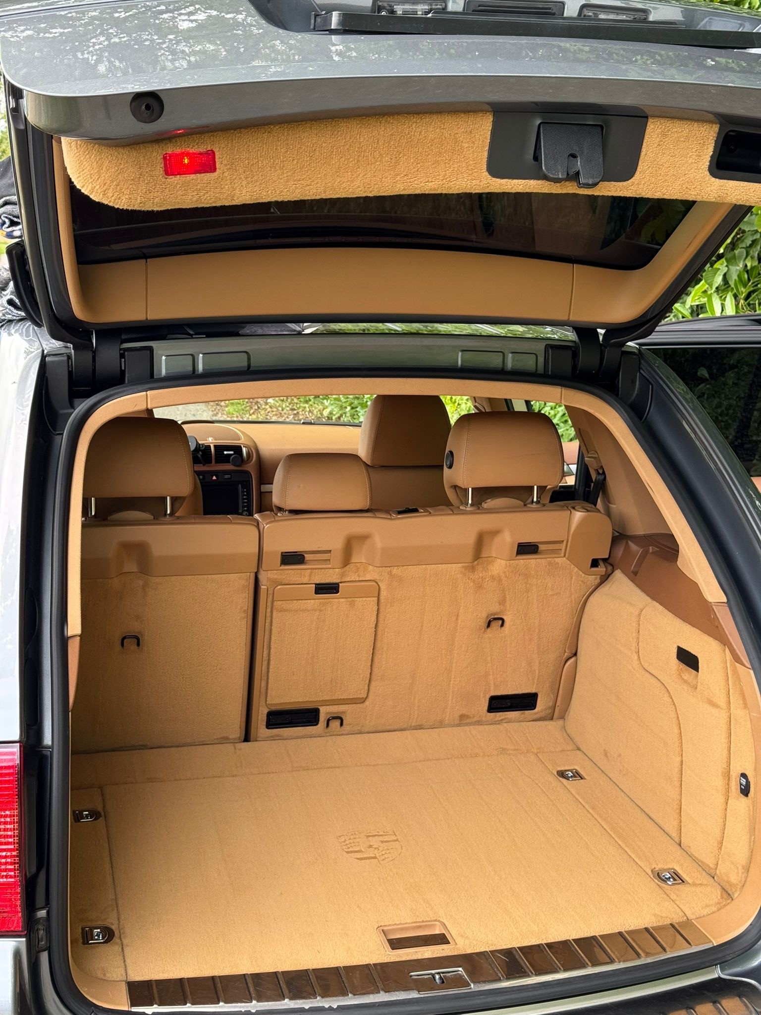 PORSCHE Cayenne-image-16