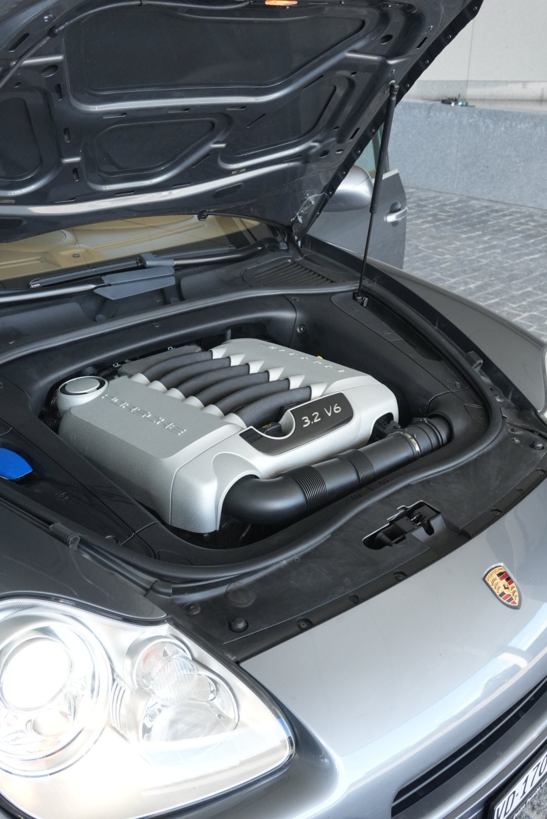 PORSCHE Cayenne-image-13