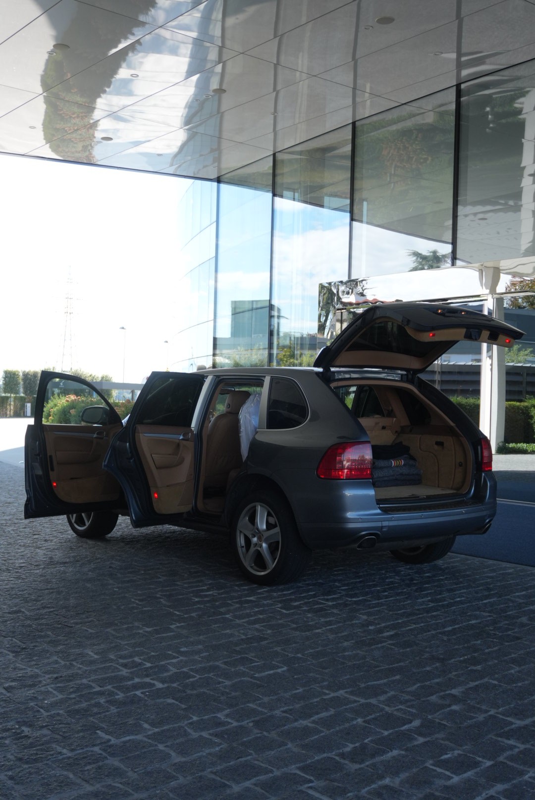 PORSCHE Cayenne-image-4