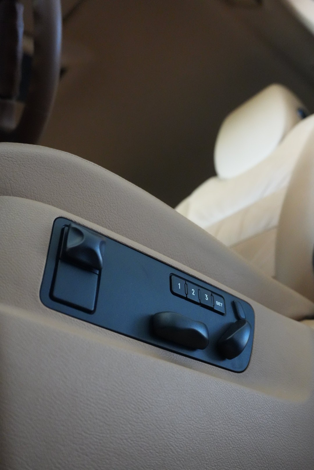 PORSCHE Cayenne-image-9