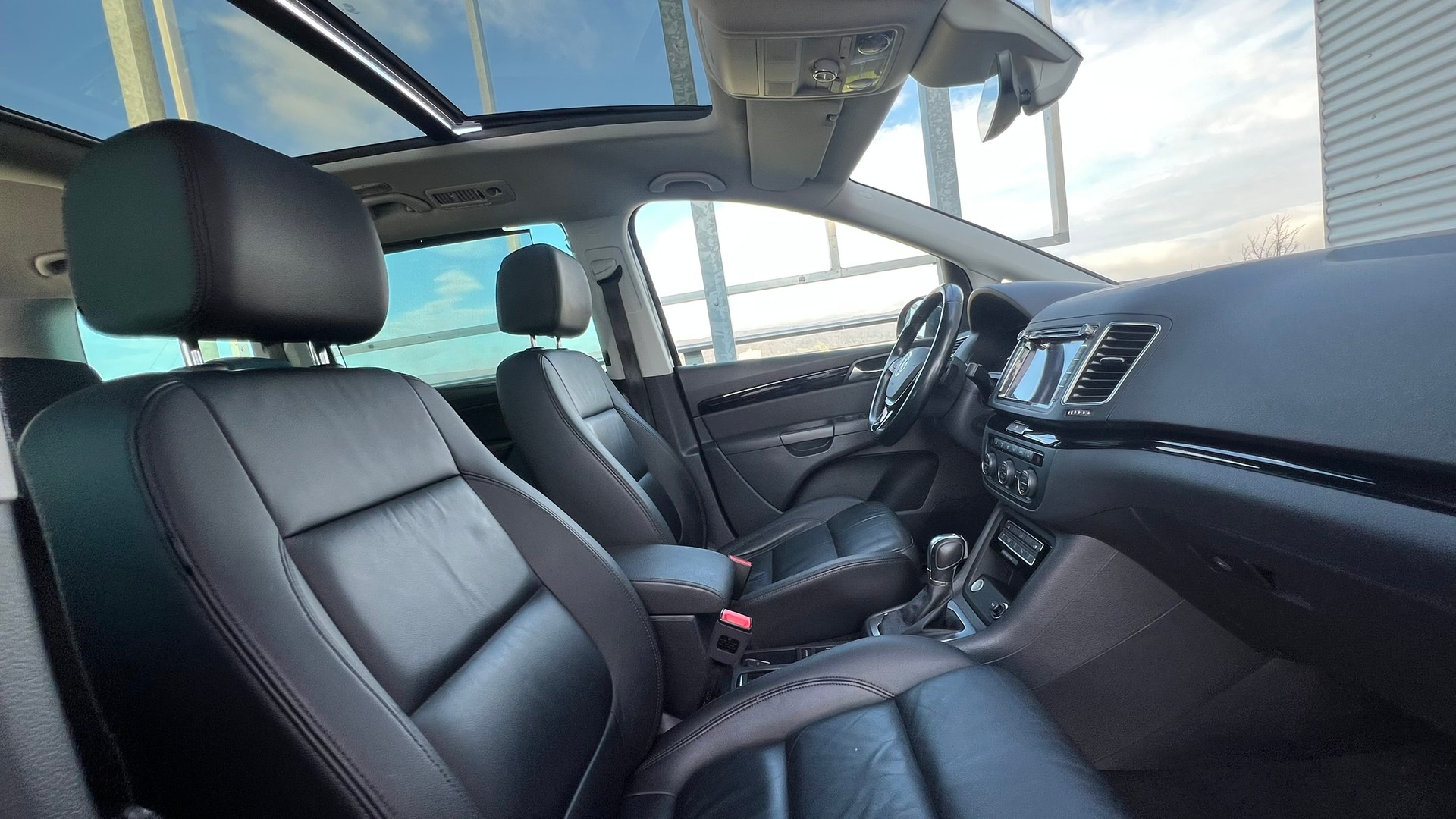 VW SHARAN 2.0 TDI BMT HIGHLINE SPORT 4MOTION DSG l 184 PS-image-26