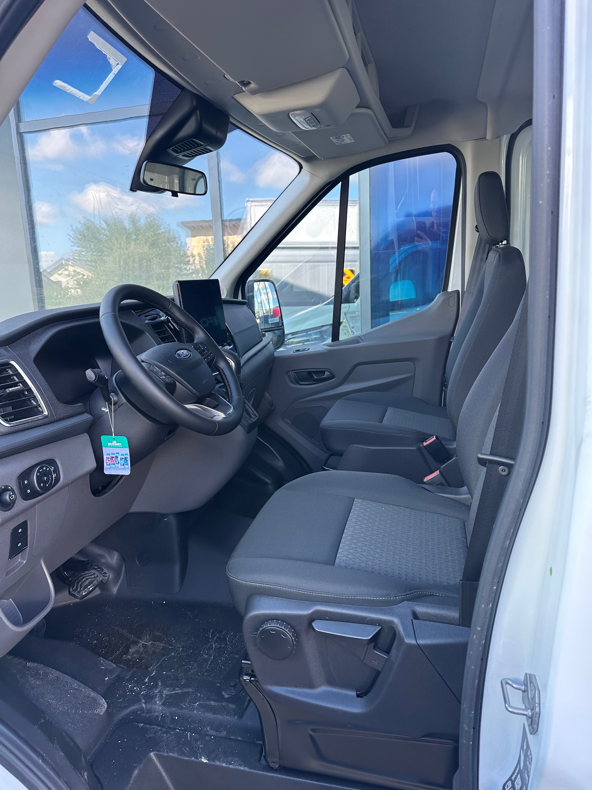 FORD Transit dcab.-ch. 350 L3 2.0 E Trend/170CV/Aut.ARR-image-12