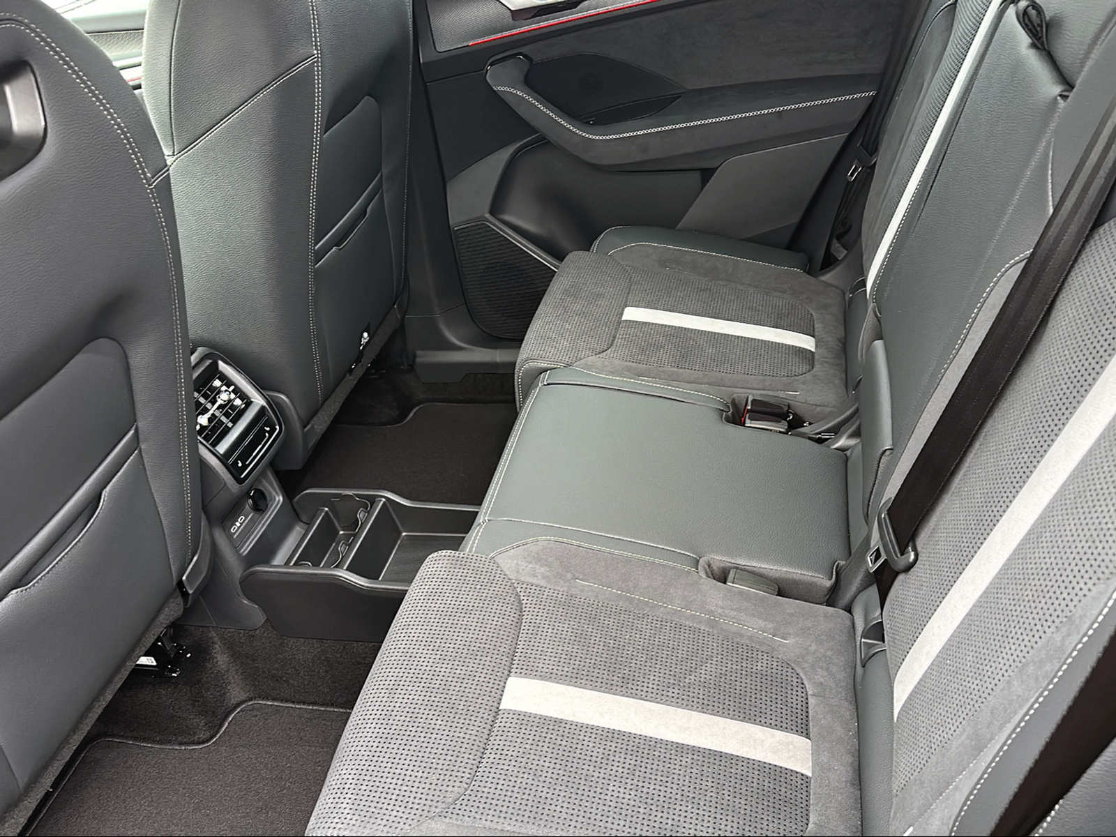 SKODA Kodiaq 2.0 TSI Sportline 4x4-image-4