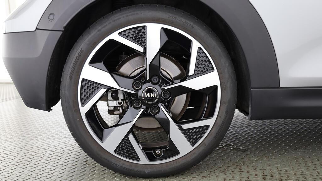 MINI Cooper S Cabrio-image-8