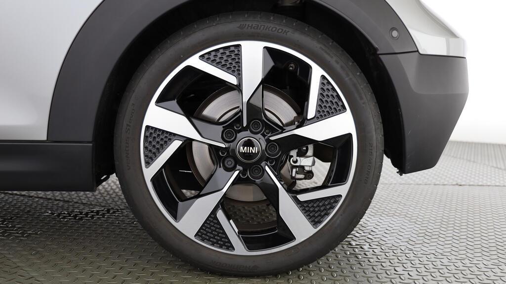 MINI Cooper S Cabrio-image-9