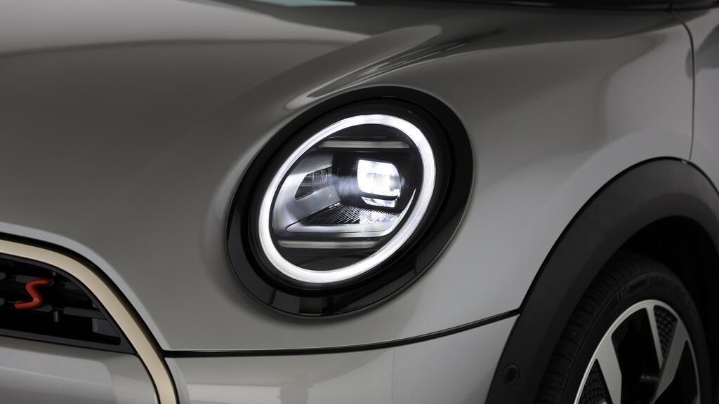MINI Cooper S Cabrio-image-14