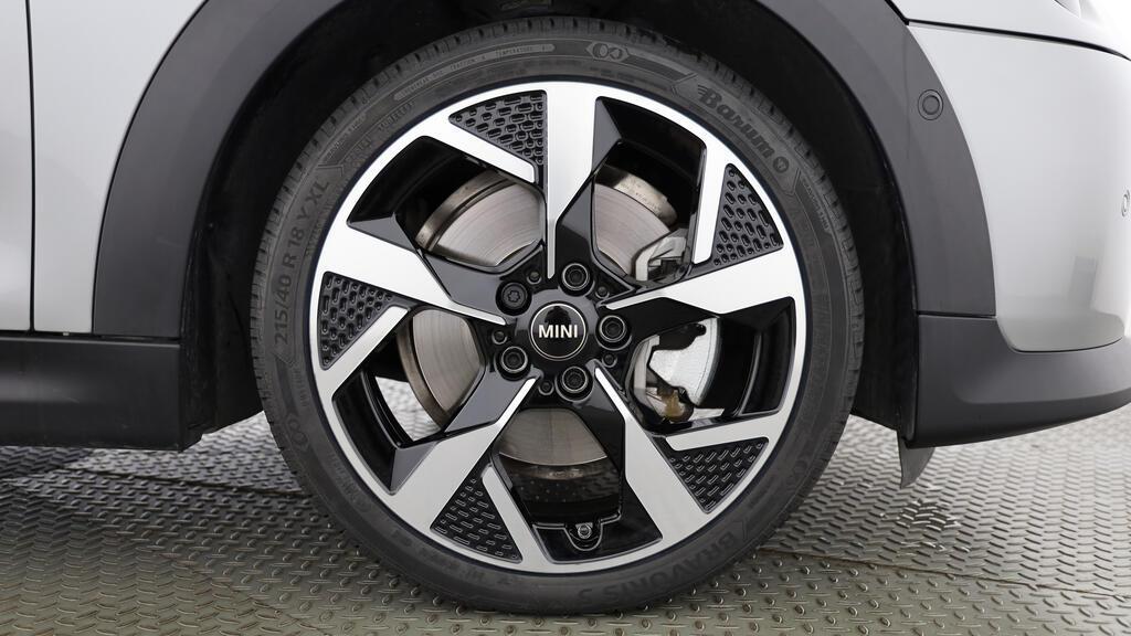 MINI Cooper S Cabrio-image-8