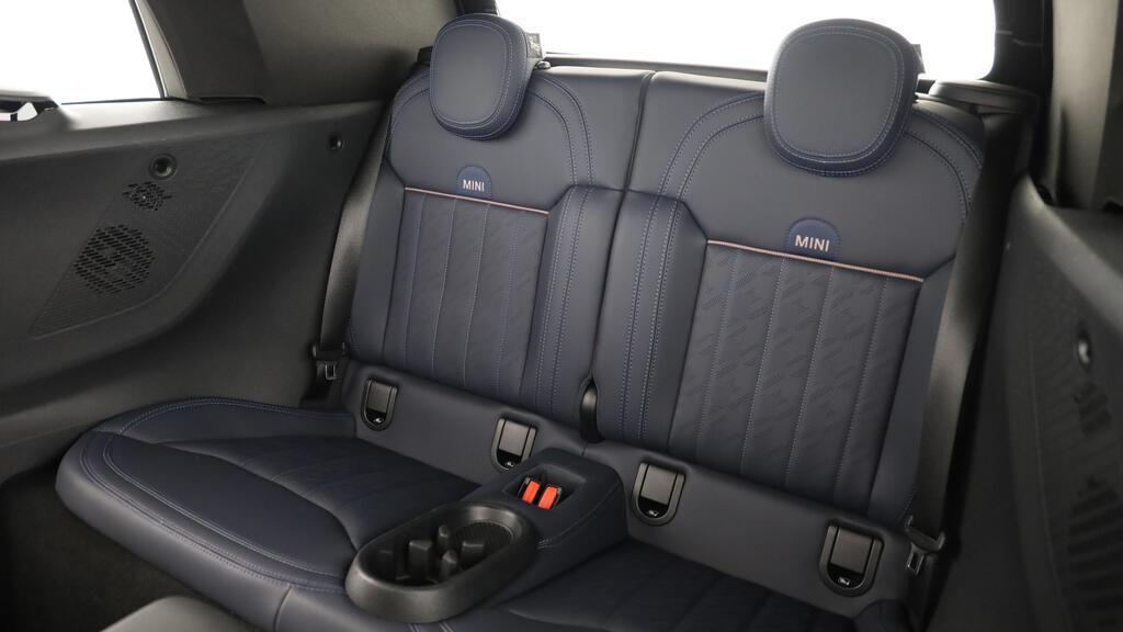 MINI Cooper S Cabrio-image-19