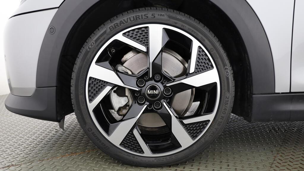 MINI Cooper S Cabrio-image-10