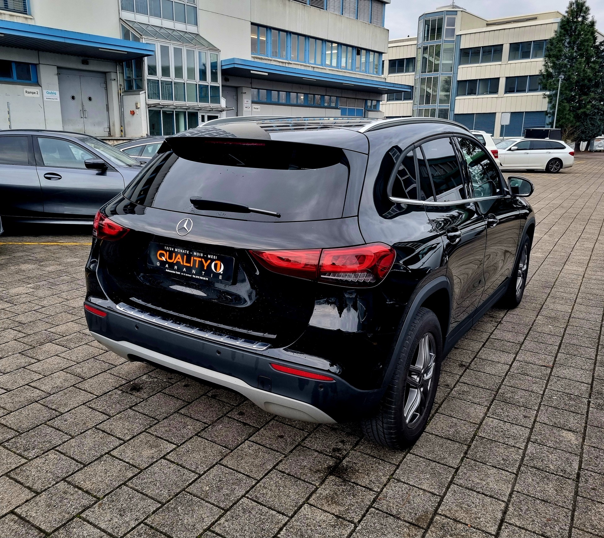 MERCEDES-BENZ GLA 200d Progressive 8G-DCT-image-4