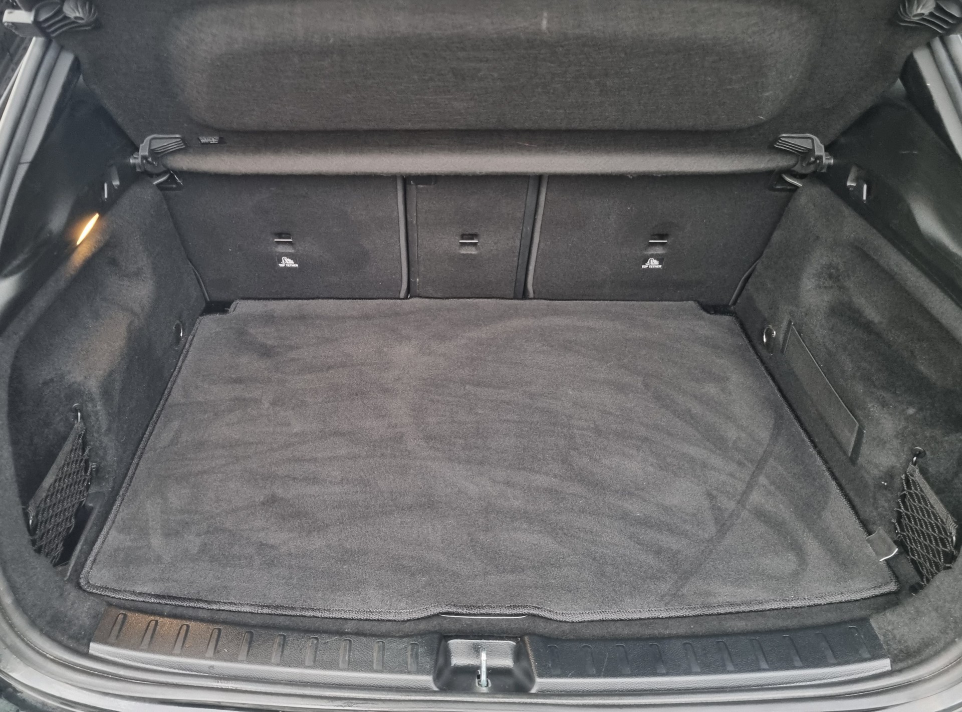 MERCEDES-BENZ GLA 200d Progressive 8G-DCT-image-12