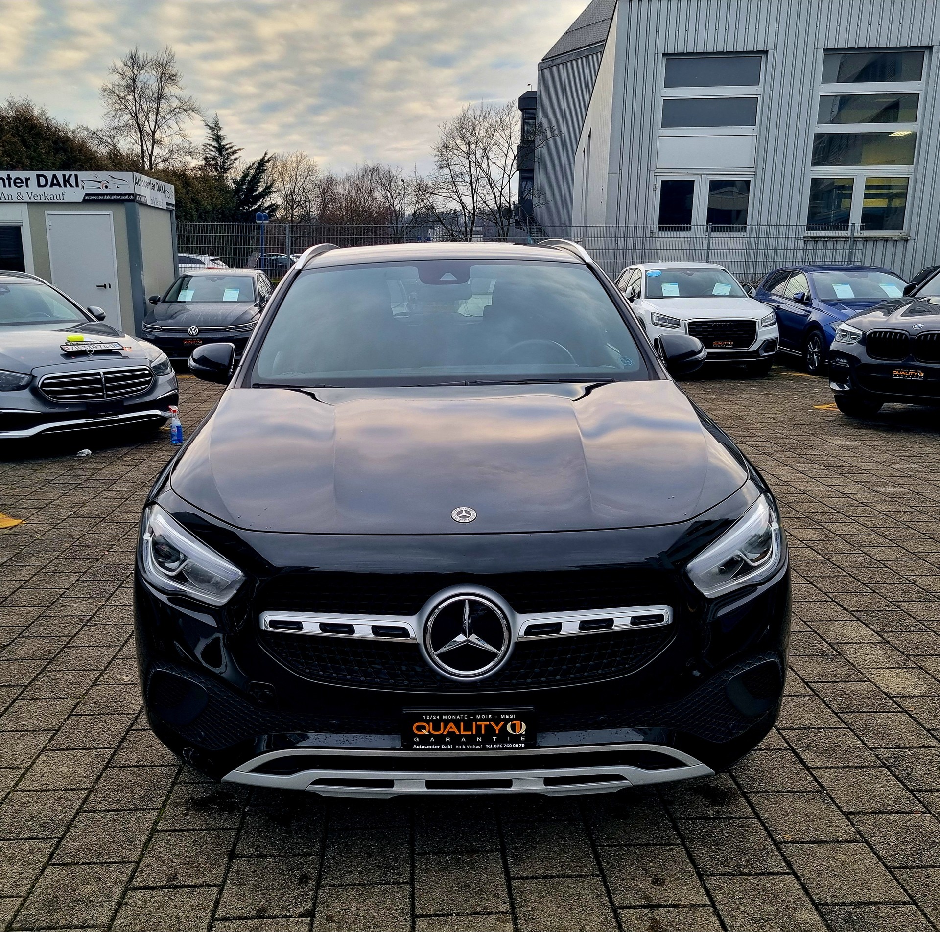 MERCEDES-BENZ GLA 200d Progressive 8G-DCT-image-1