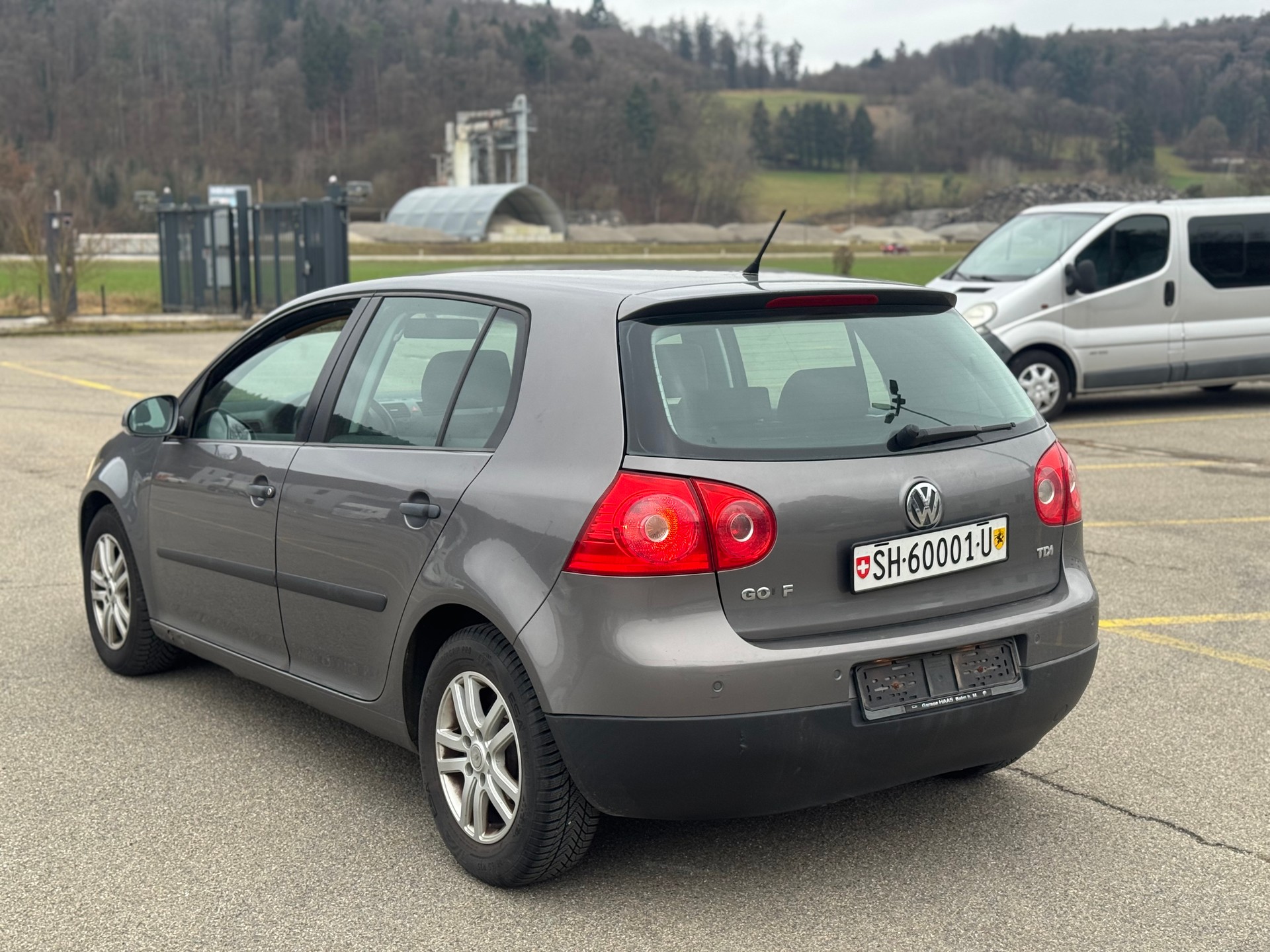 VW Golf 1.9 TDI Trend Edition Automatik-image-6