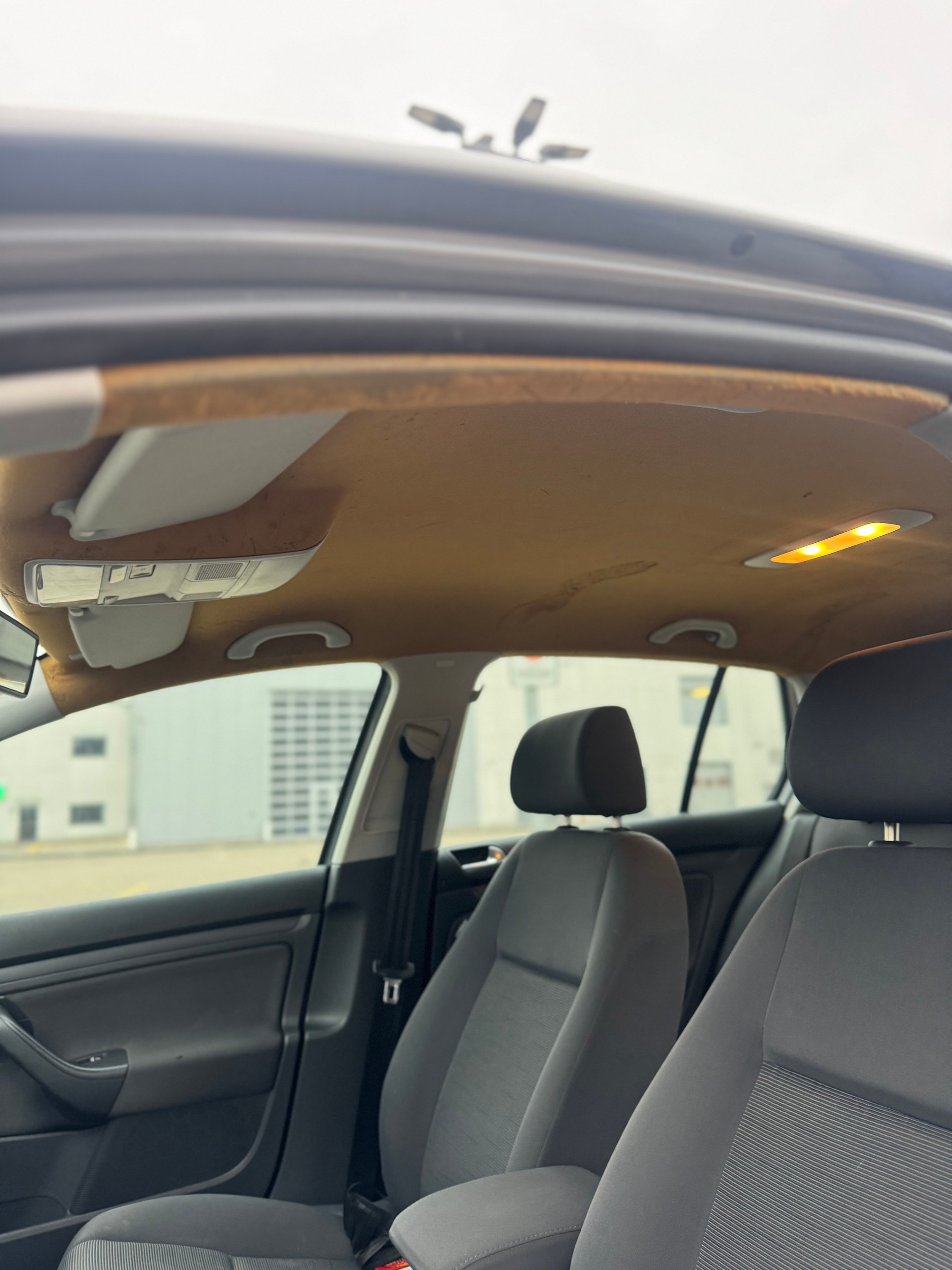VW Golf 1.9 TDI Trend Edition Automatik-image-11