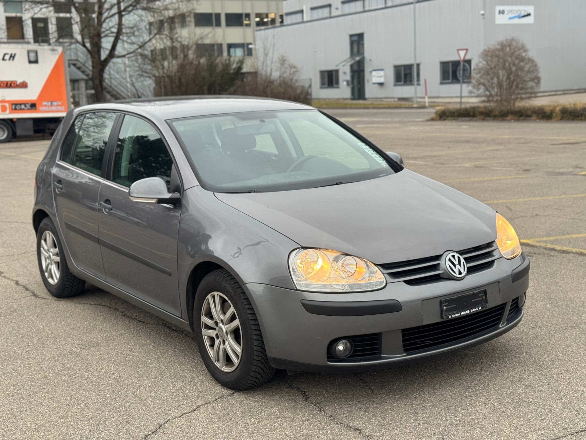 VW Golf 1.9 TDI Trend Edition Automatik-image-2
