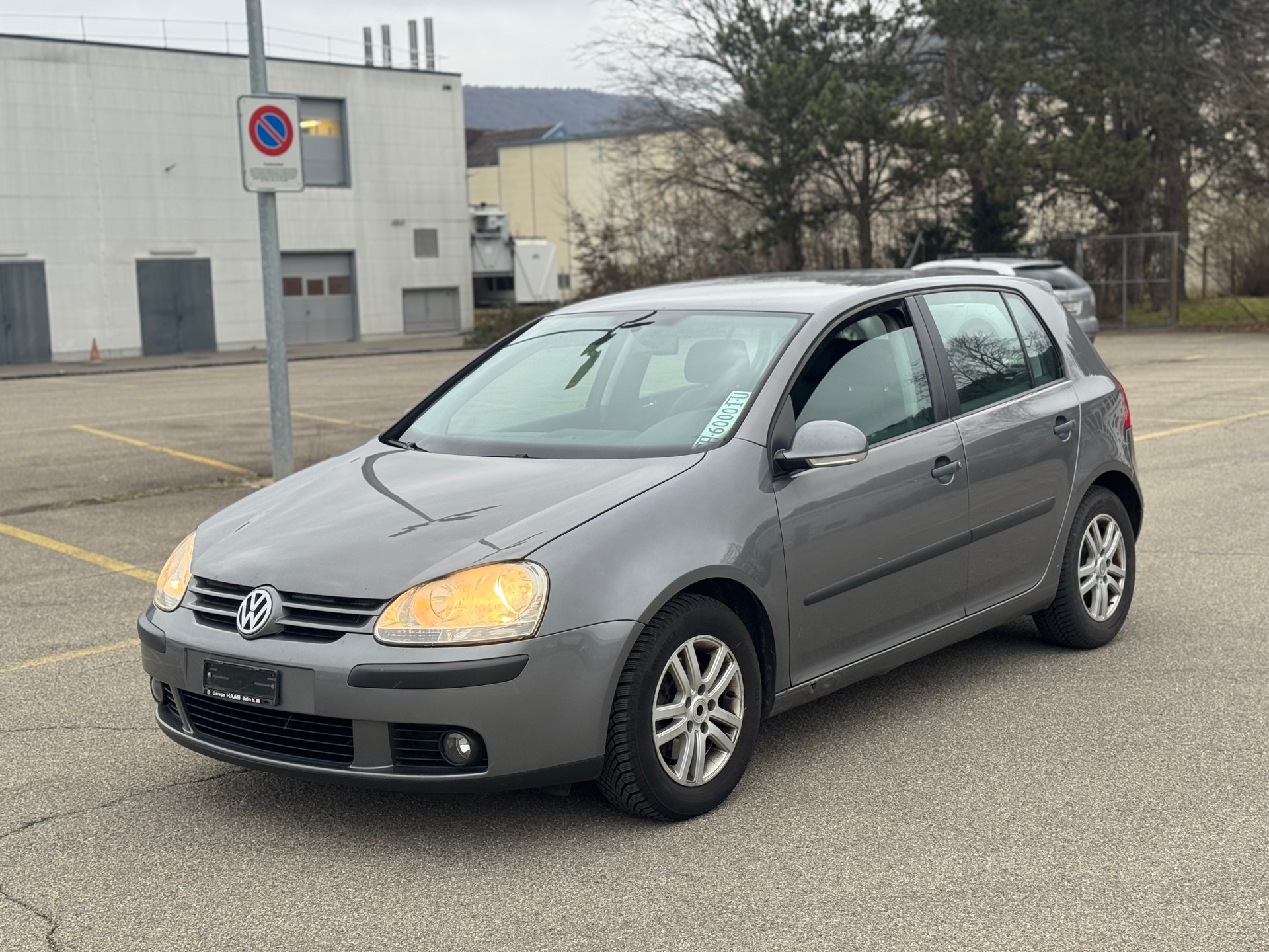VW Golf 1.9 TDI Trend Edition Automatik-image-0