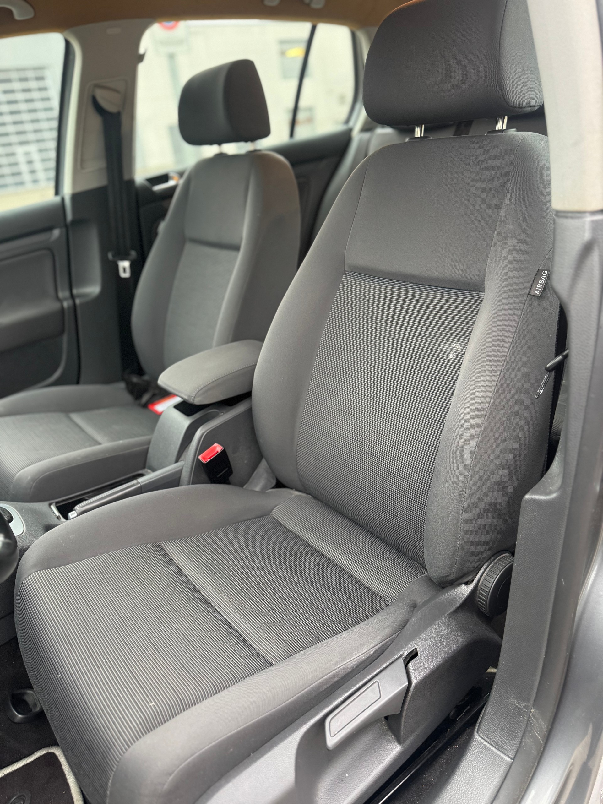VW Golf 1.9 TDI Trend Edition Automatik-image-10