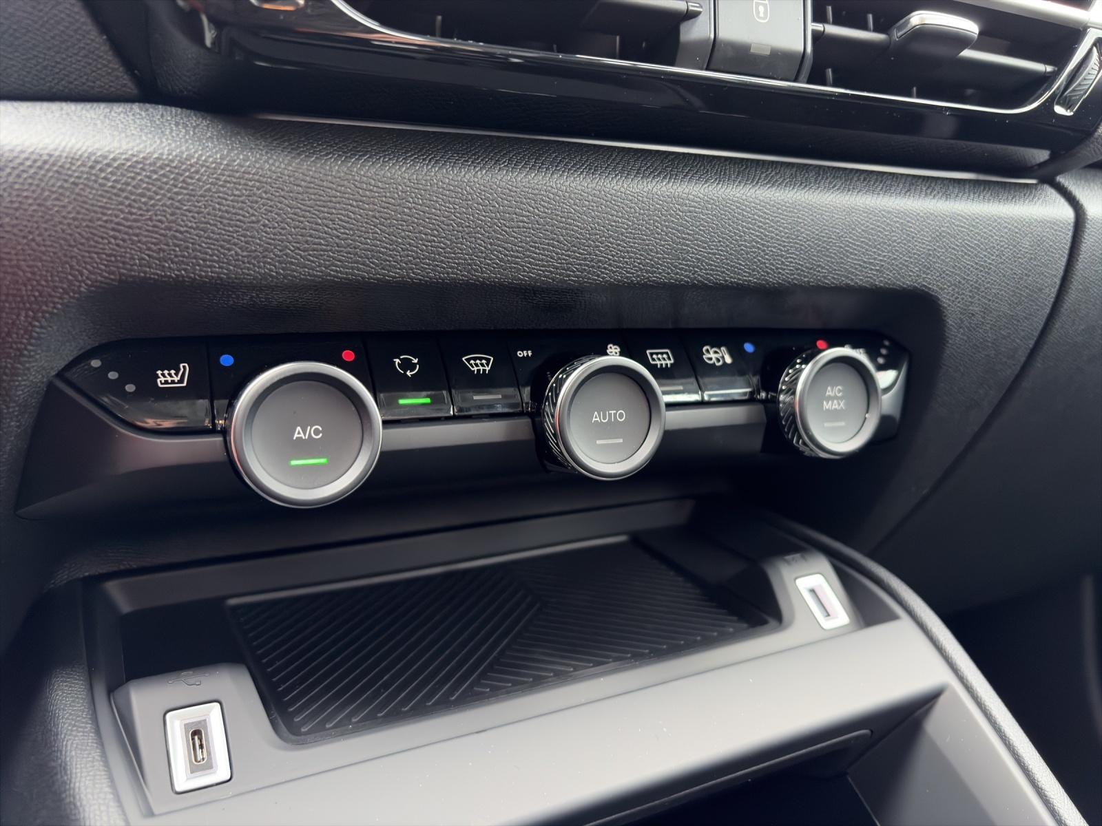 CITROEN C4 1.2 Hybrid Plus-image-14