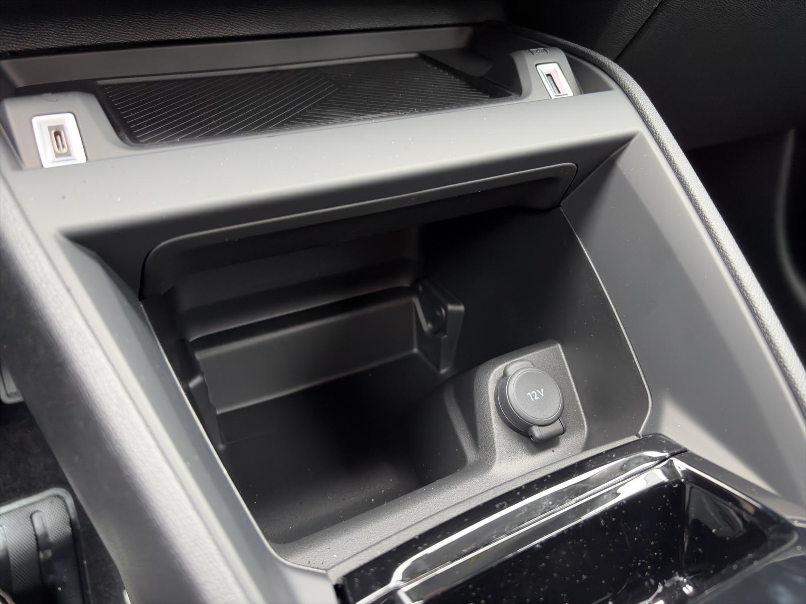 CITROEN C4 1.2 Hybrid Plus-image-15