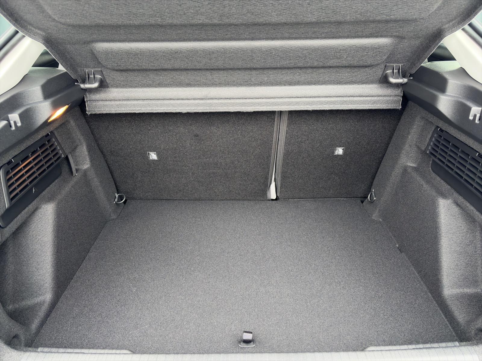 CITROEN C4 1.2 Hybrid Plus-image-10