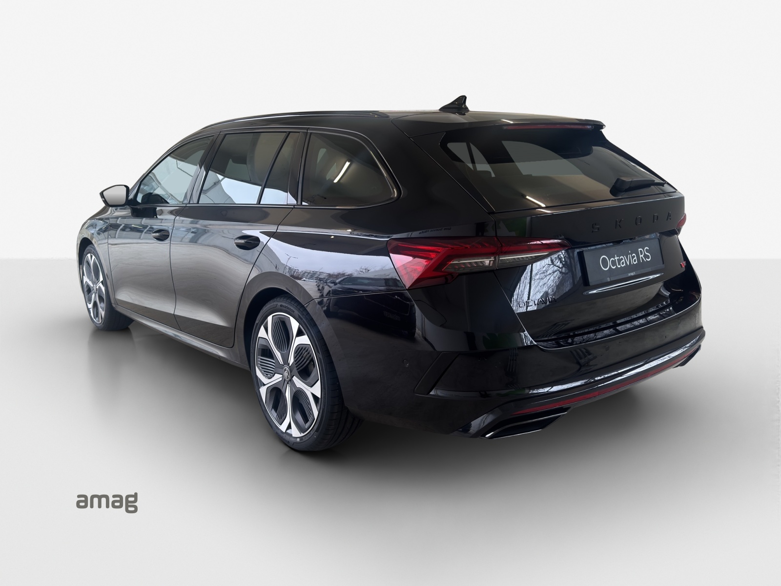 SKODA Octavia Combi 2.0 TSI DSG RS-image-2