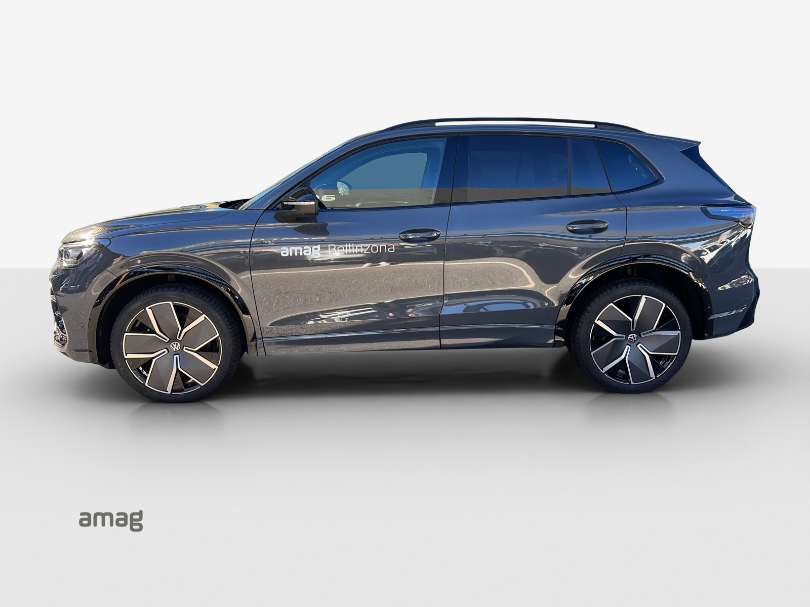 VW Tiguan 2.0 TSI DSG R-Line 4Motion-image-1