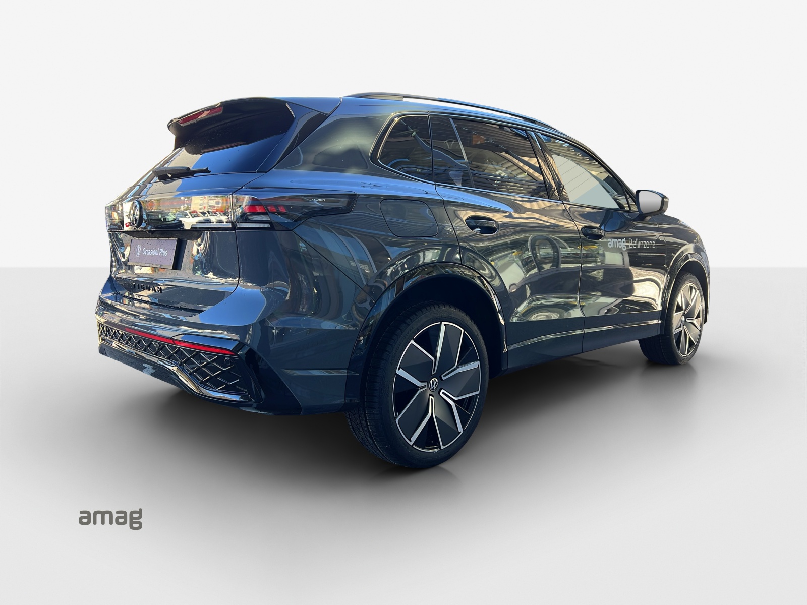 VW Tiguan 2.0 TSI DSG R-Line 4Motion-image-4
