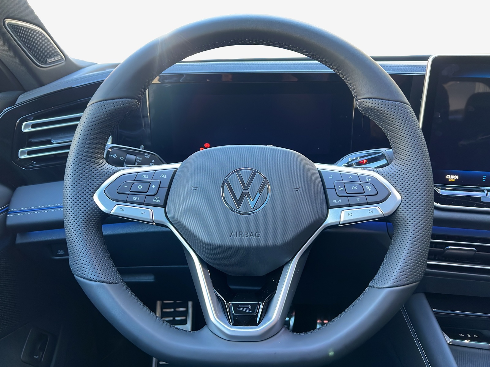 VW Tiguan 2.0 TSI DSG R-Line 4Motion-image-9