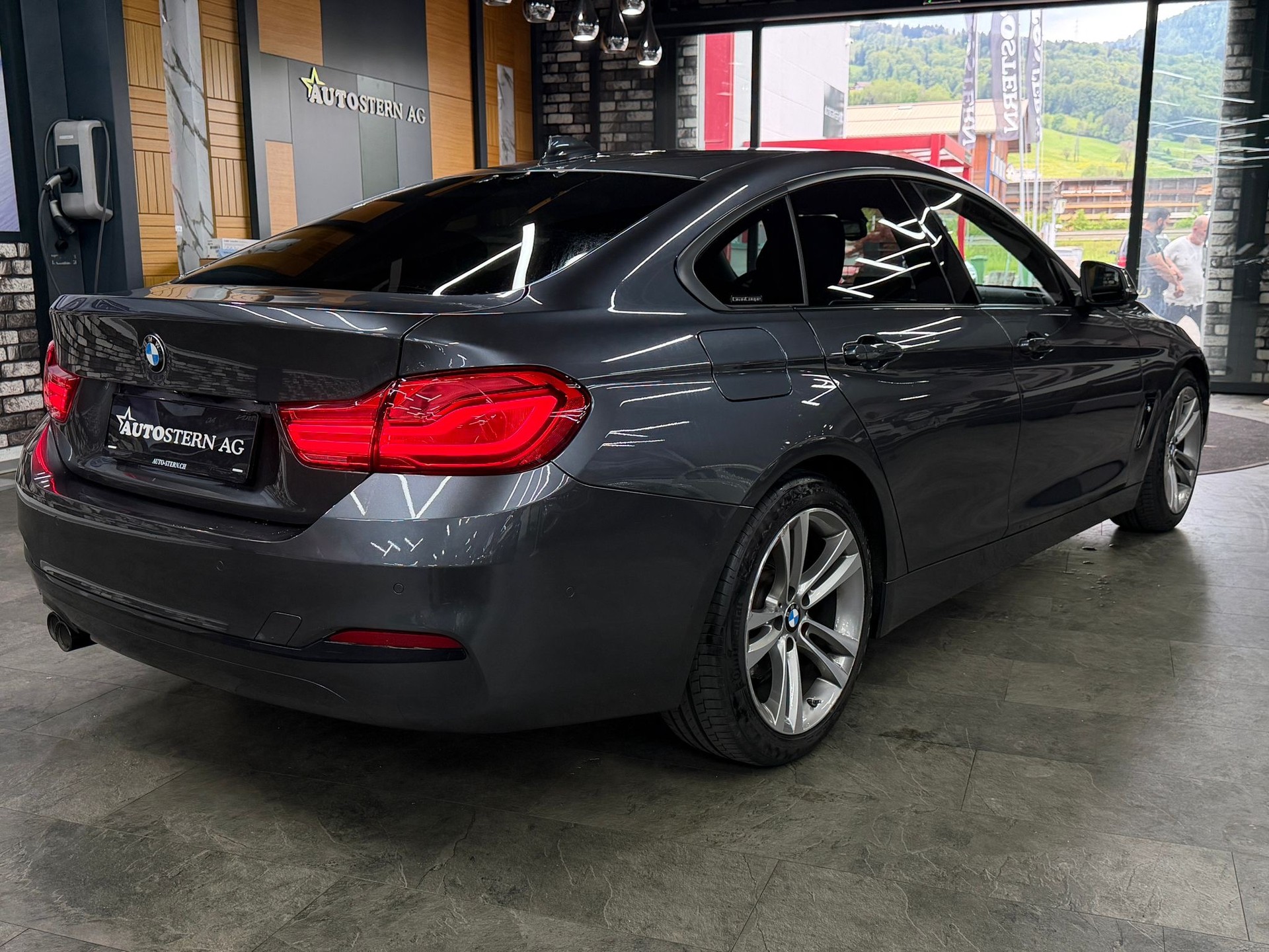 BMW 420d Gran Coupé Sport Line-image-3