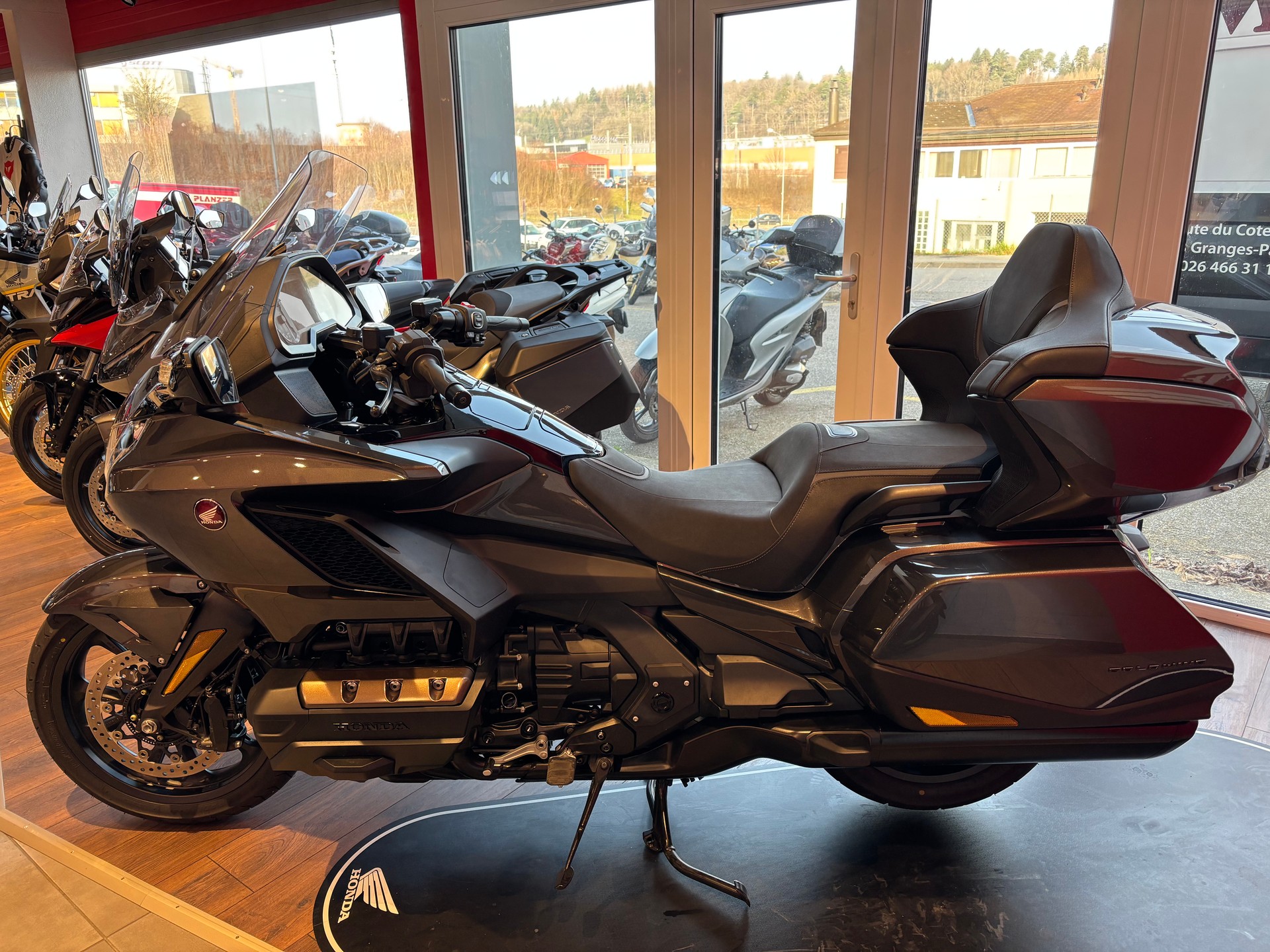 HONDA GL 1800 Goldwing-image-1