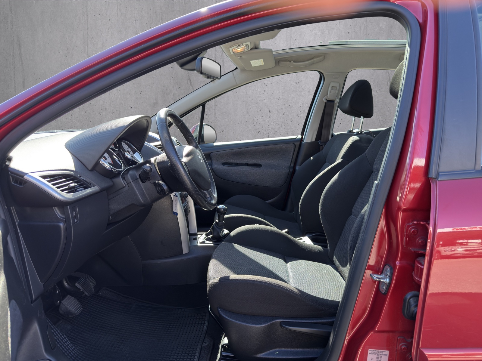 PEUGEOT 207 1.6 16V Black&Silver-image-8