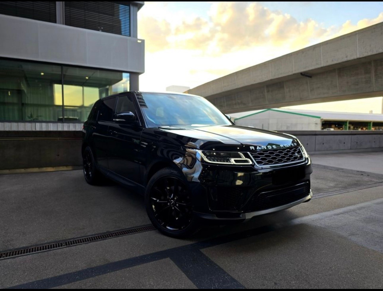 LAND ROVER RANGE ROVER SPORT-image-1