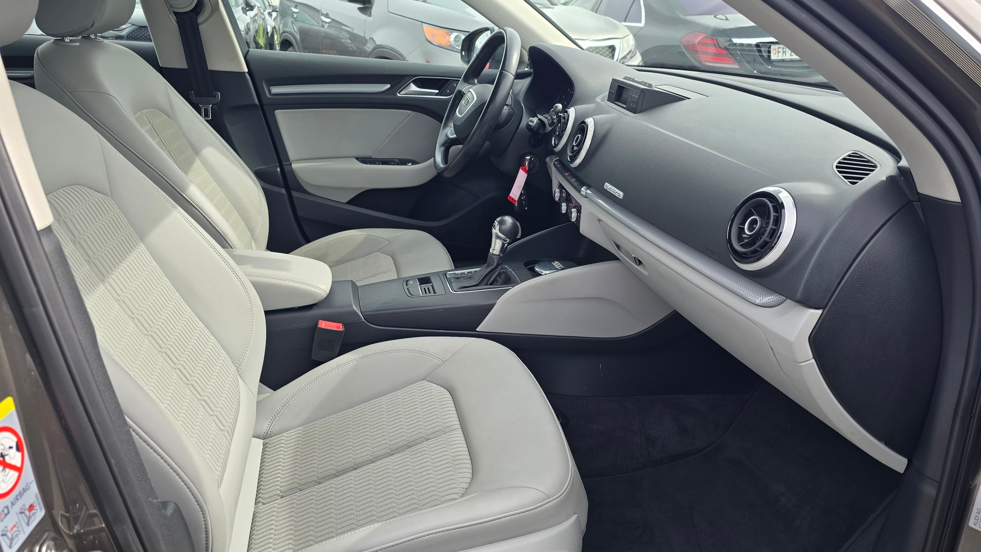 AUDI A3 Sportback 1.8 TFSI Ambition quattro S-tronic-image-4