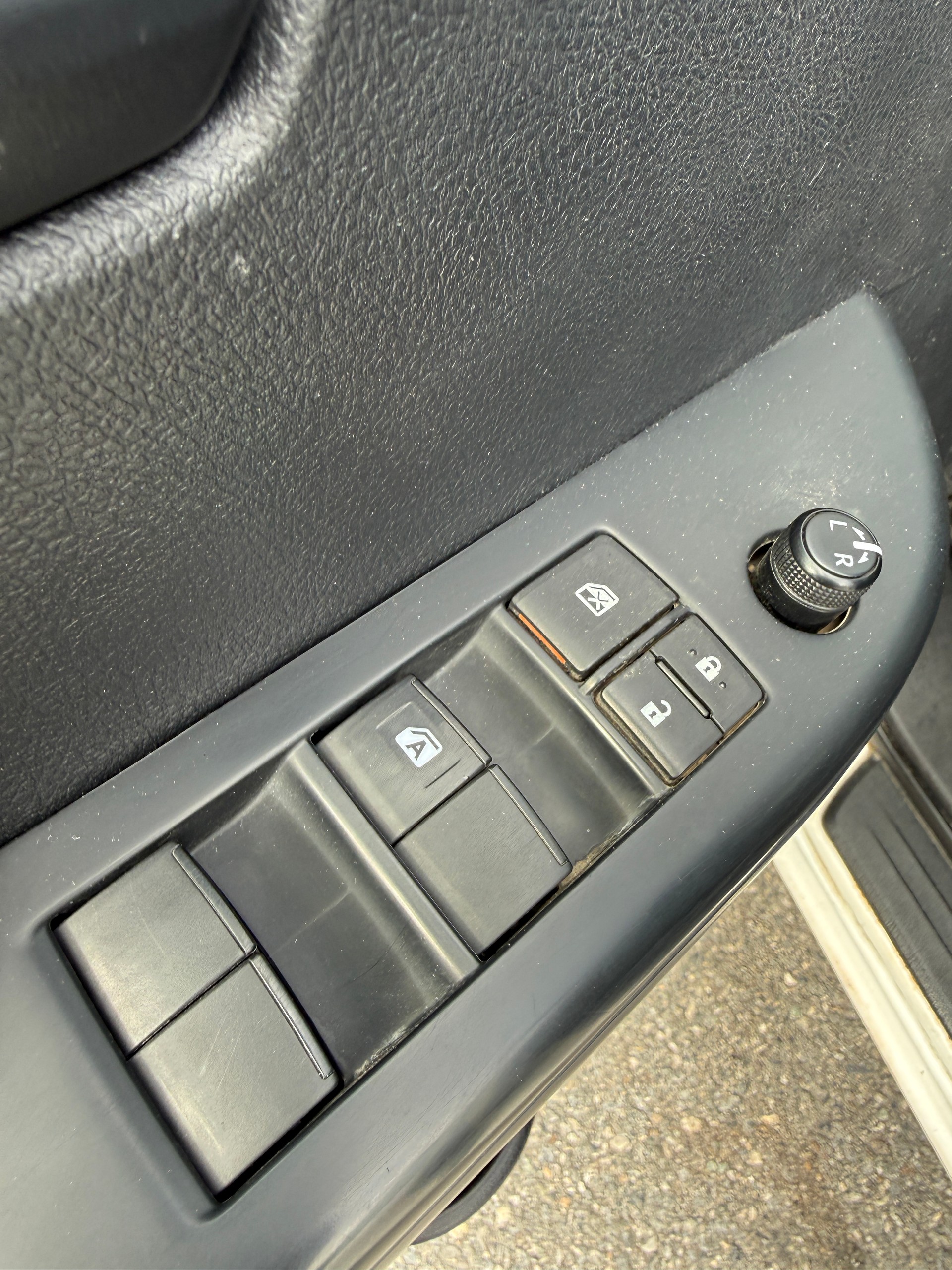 TOYOTA Hilux 2.4D-4D Comfort Double Cab 4x4 *WERKSGARANTIE * TEMPOMAT* KLIMA*-image-21