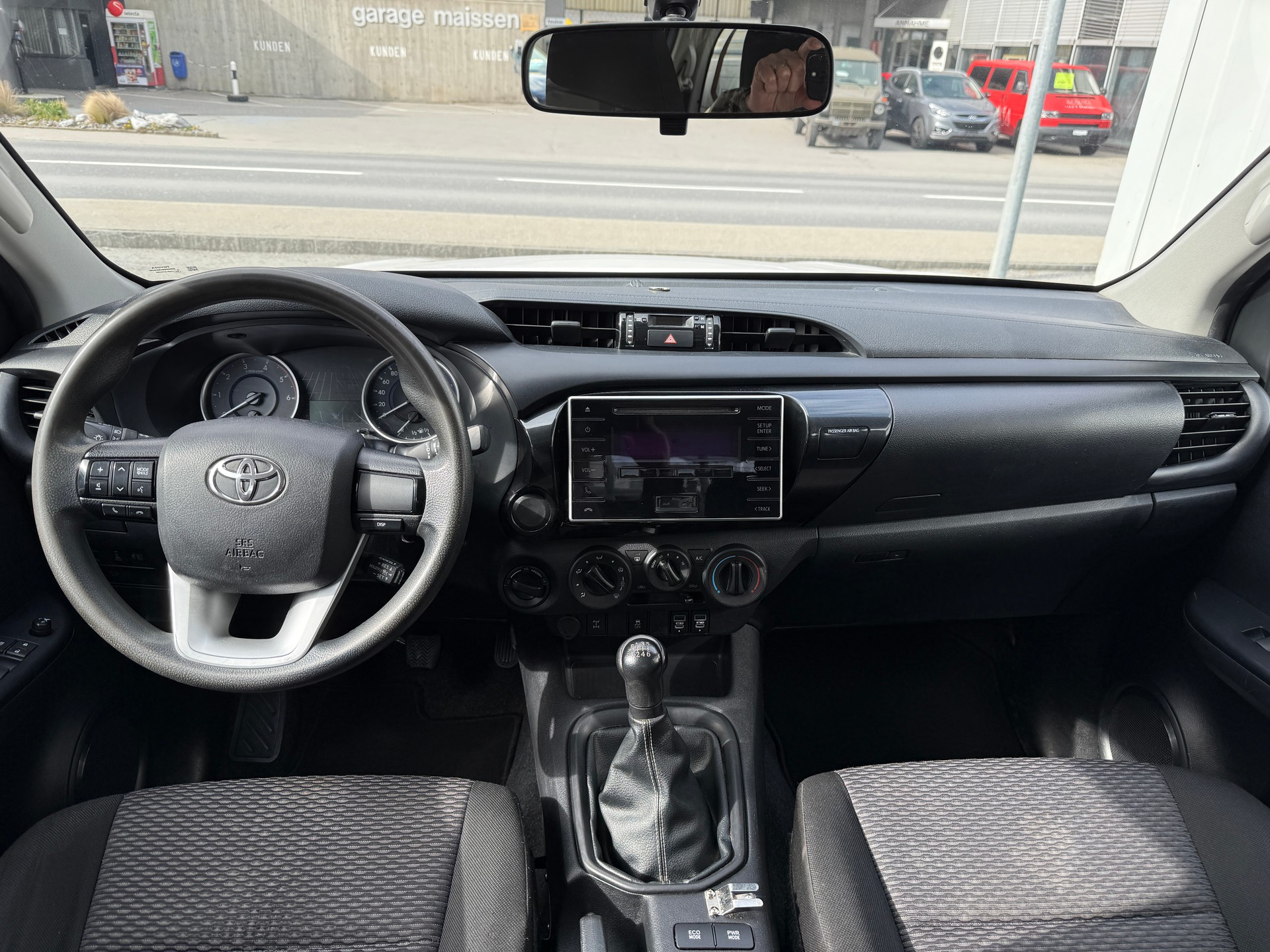 TOYOTA Hilux 2.4D-4D Comfort Double Cab 4x4 *WERKSGARANTIE * TEMPOMAT* KLIMA*-image-12