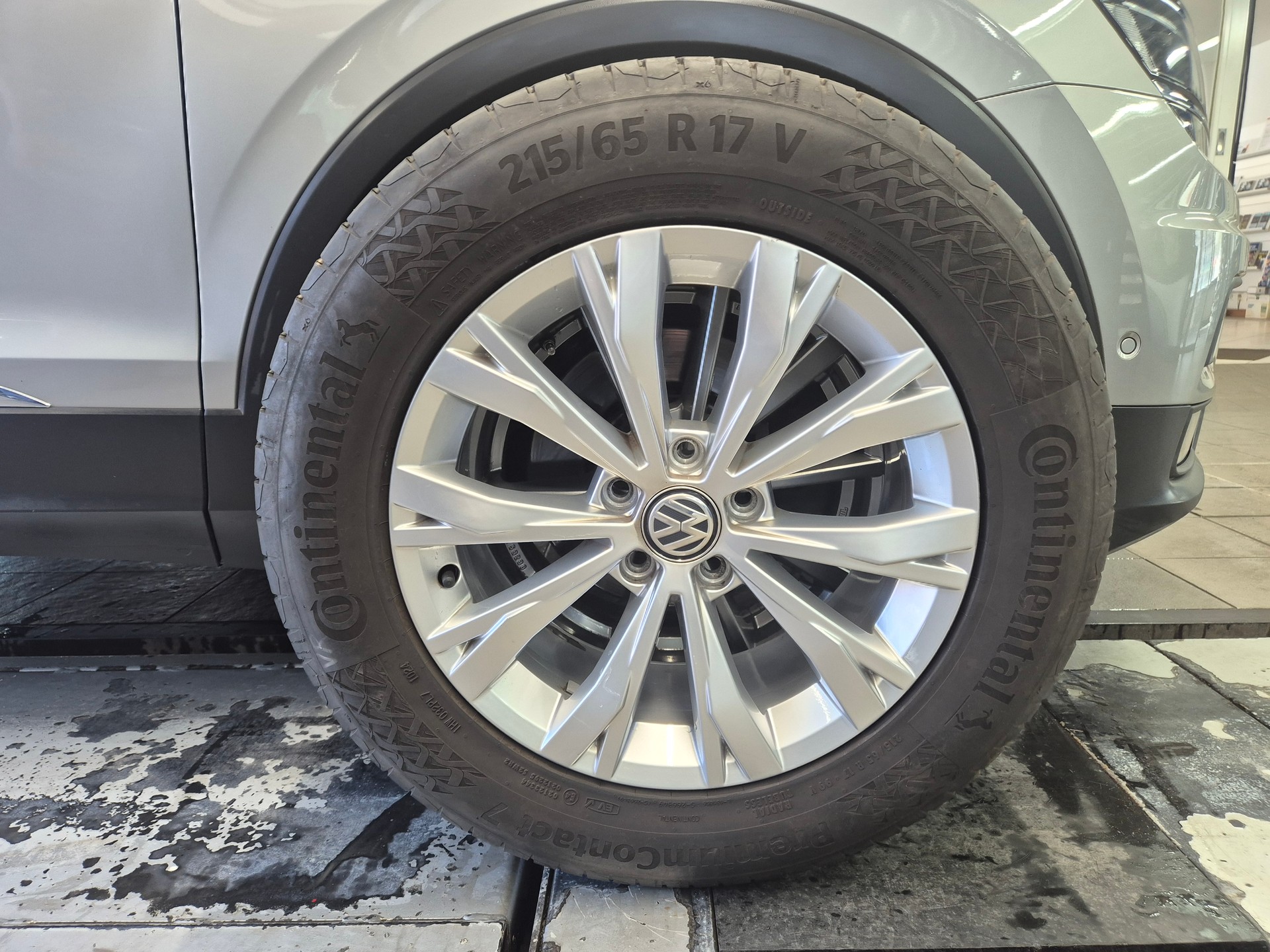 VW Tiguan 2.0TSI Comfortline 4Motion DSG-image-13