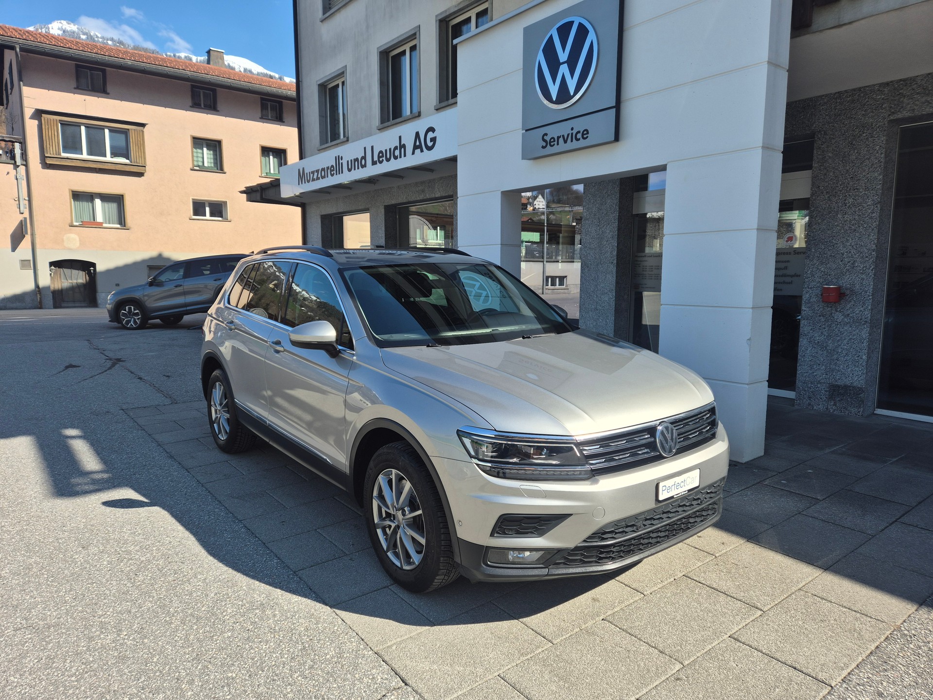 VW Tiguan 2.0TSI Comfortline 4Motion DSG-image-1