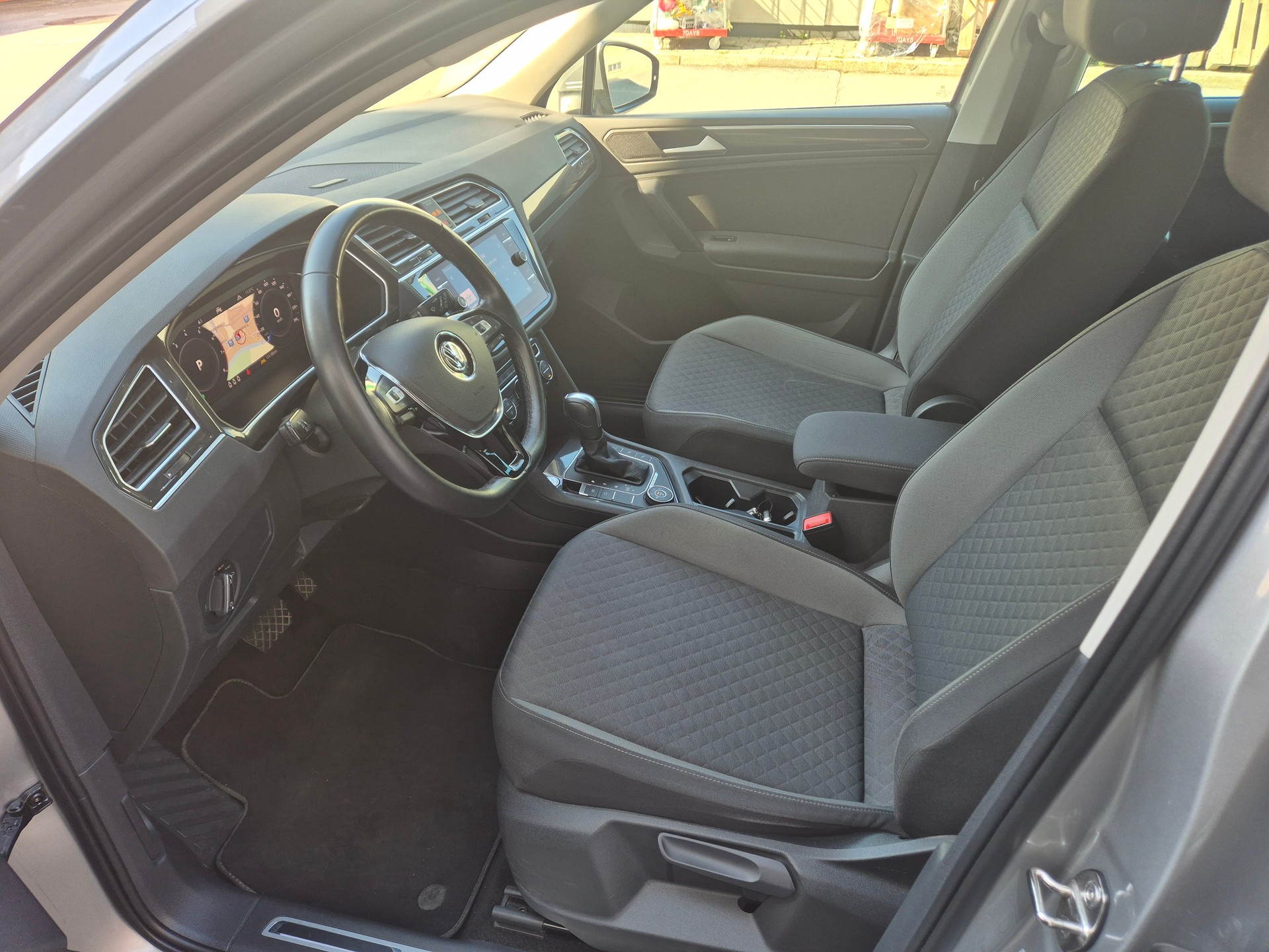 VW Tiguan 2.0TSI Comfortline 4Motion DSG-image-6
