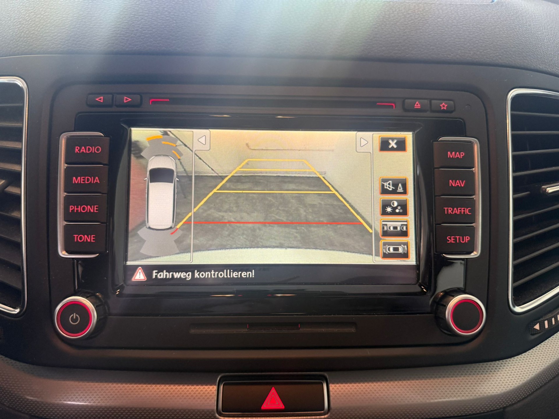 VW Sharan 2.0 TSI Comfortline DSG-image-9