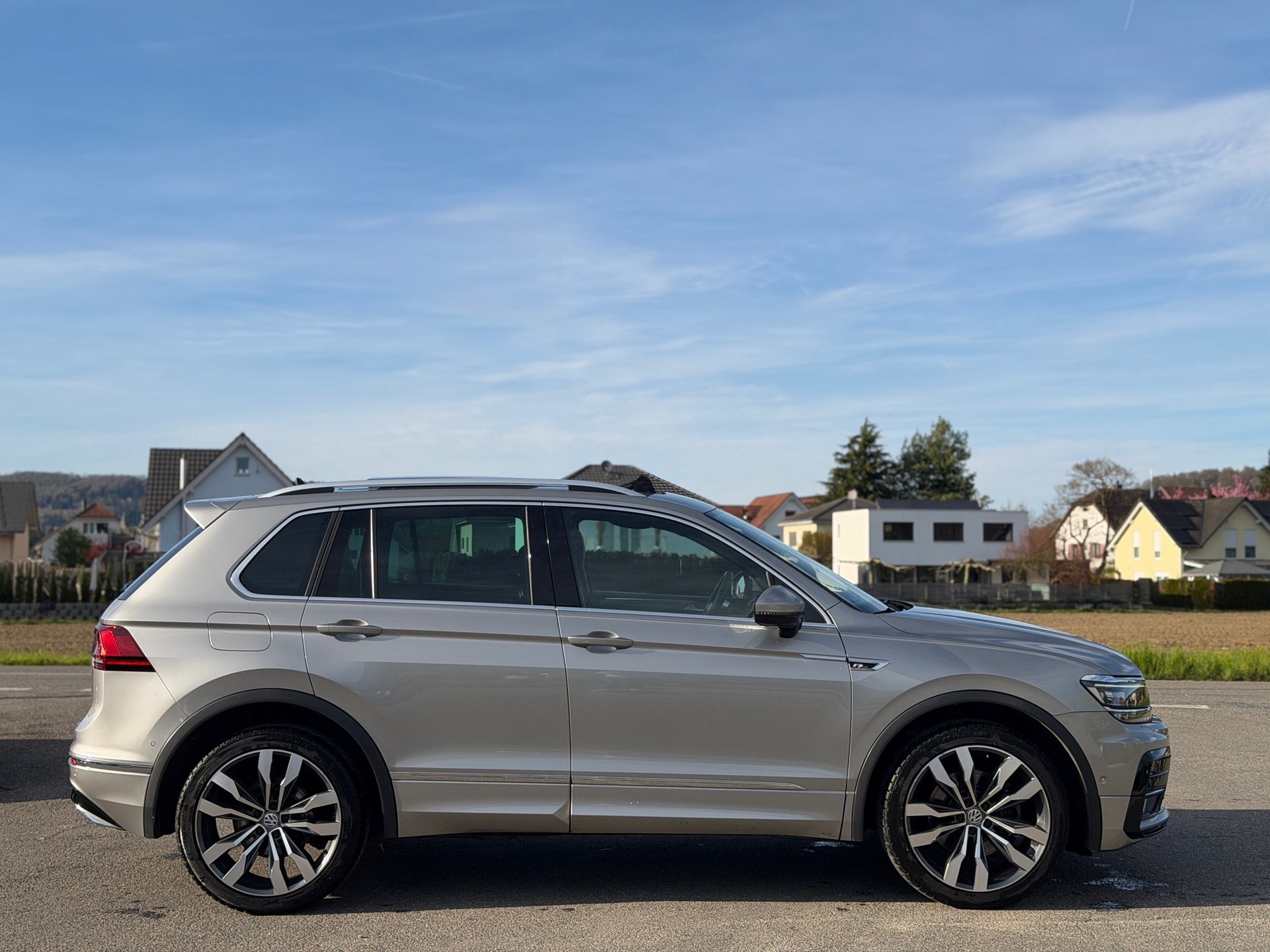 VW Tiguan 2.0 TDI SCR Highline 4Motion DSG-image-11
