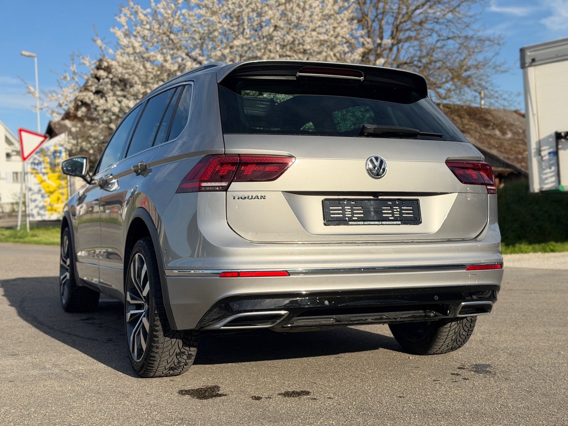 VW Tiguan 2.0 TDI SCR Highline 4Motion DSG-image-5
