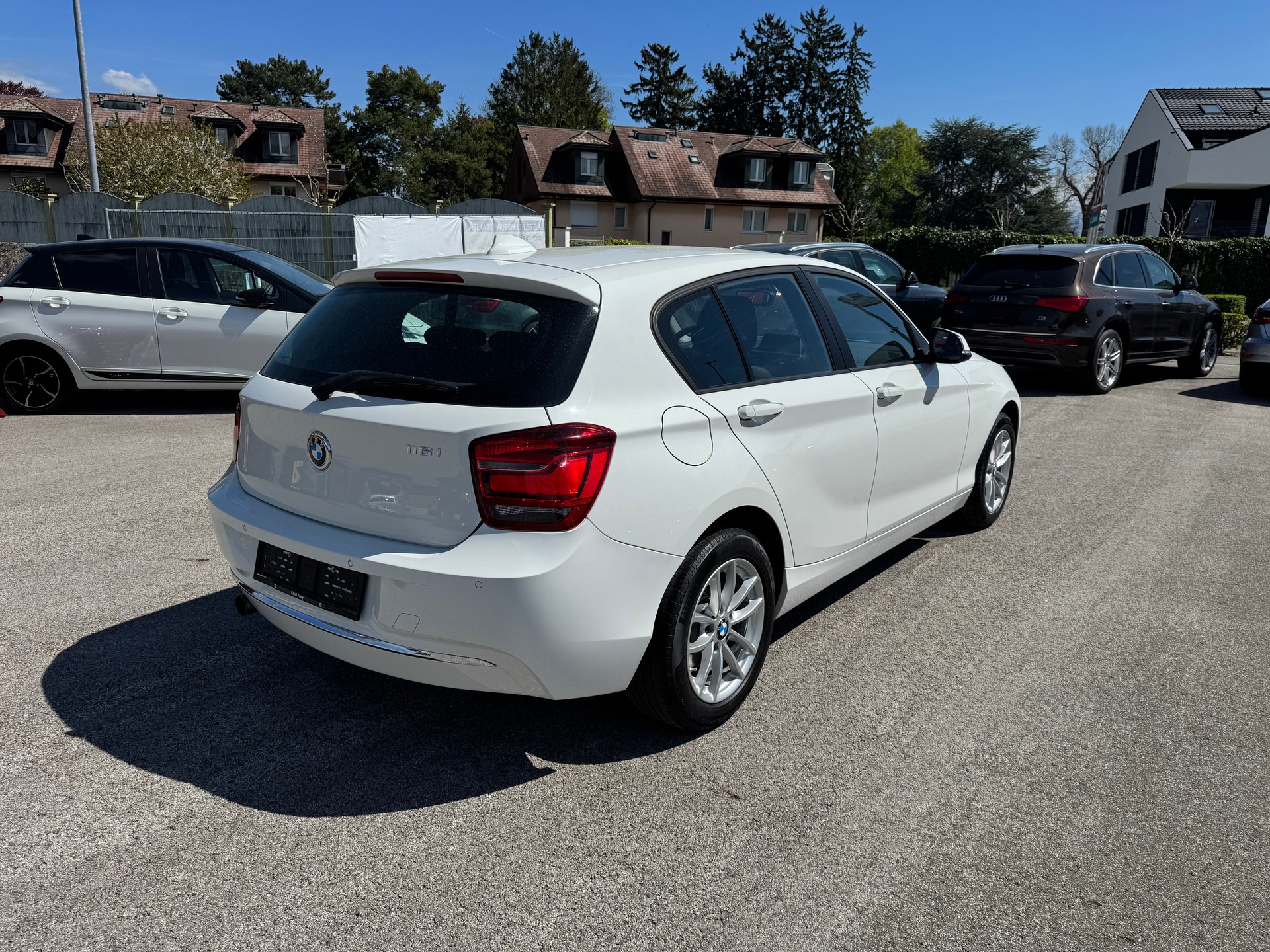BMW 116i Urban Line Steptronic-image-3