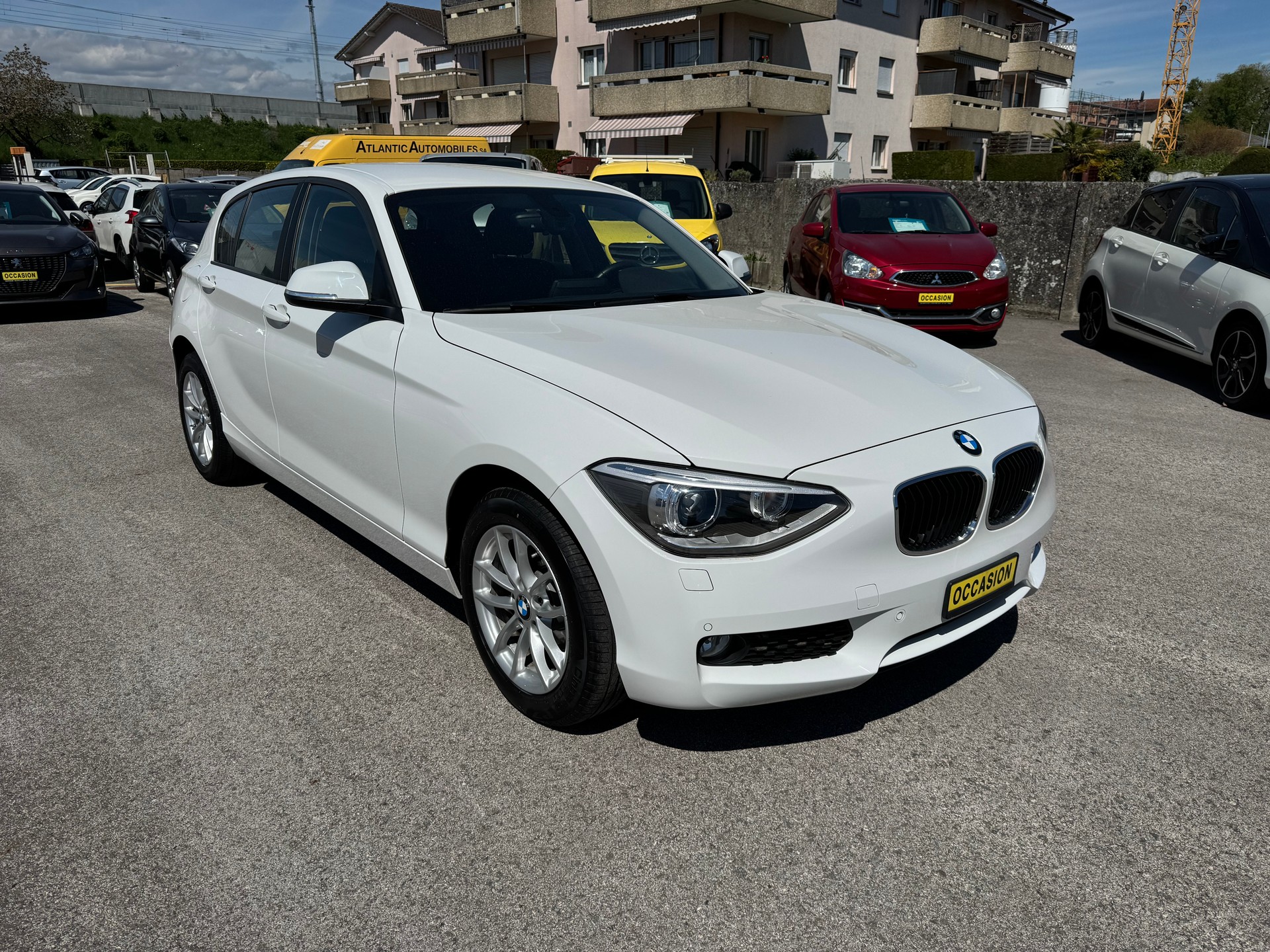 BMW 116i Urban Line Steptronic-image-1
