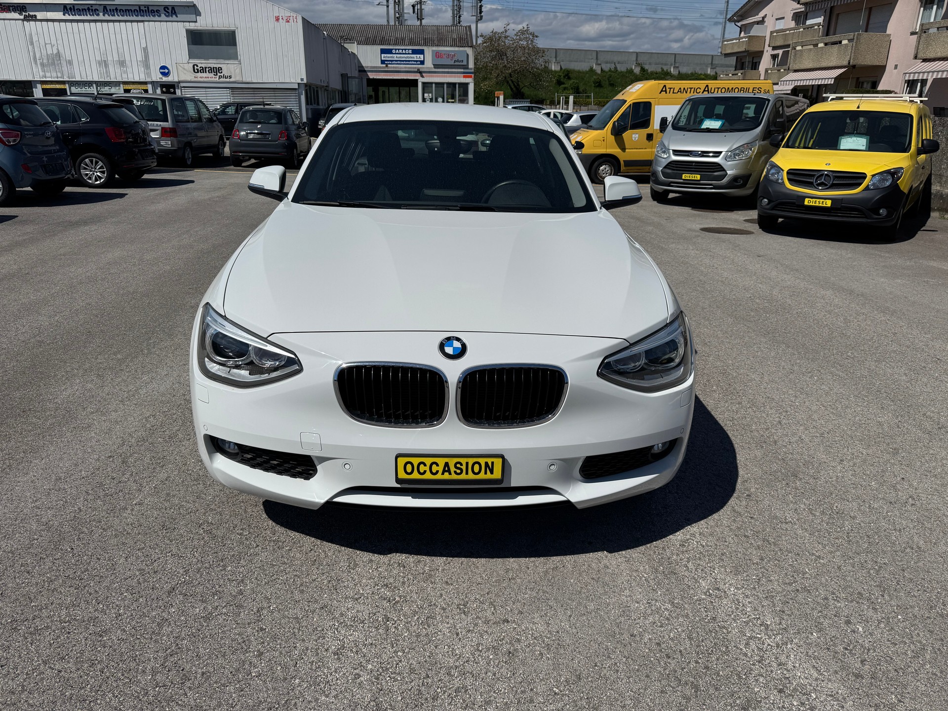 BMW 116i Urban Line Steptronic-image-0