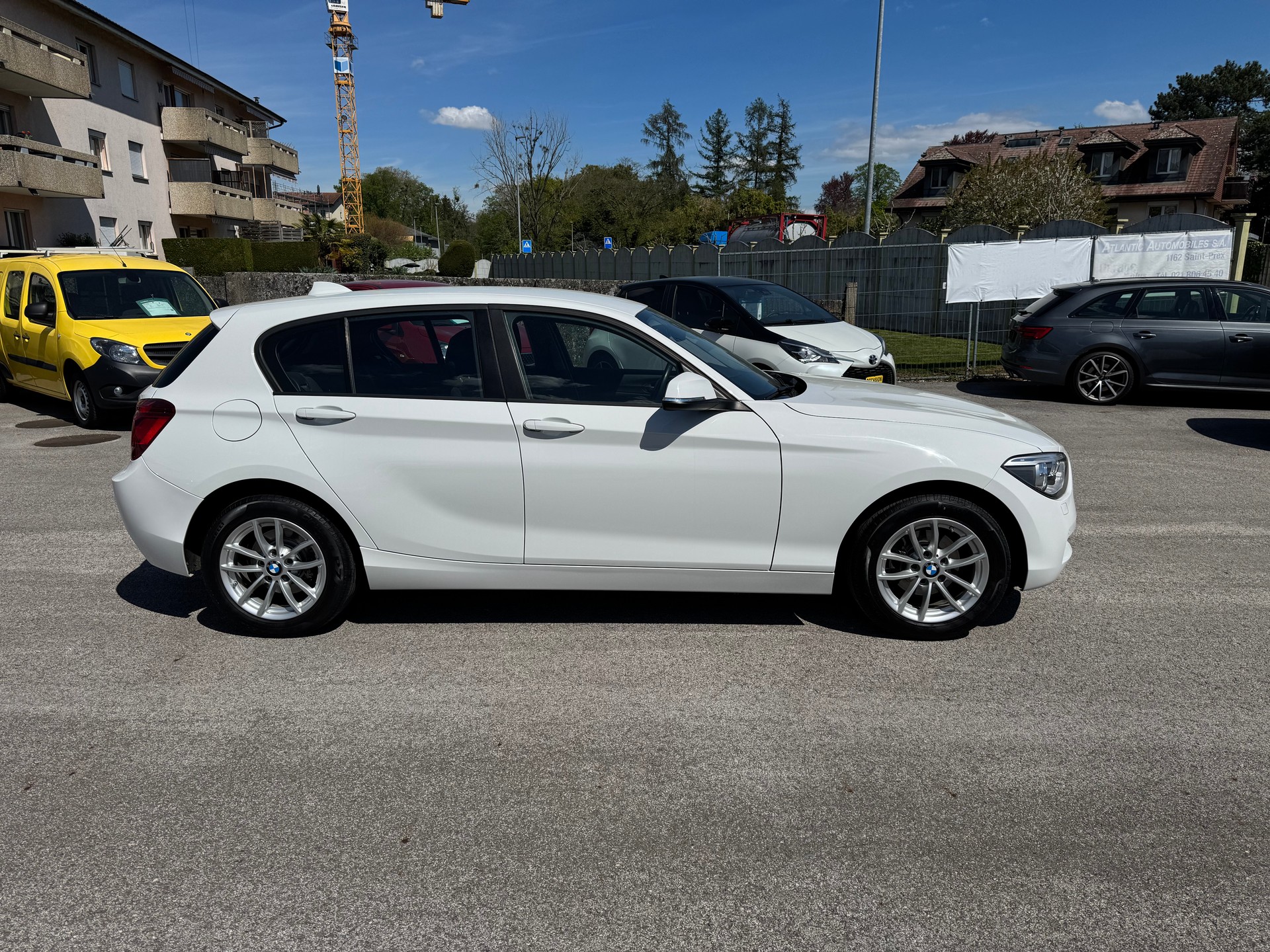 BMW 116i Urban Line Steptronic-image-2