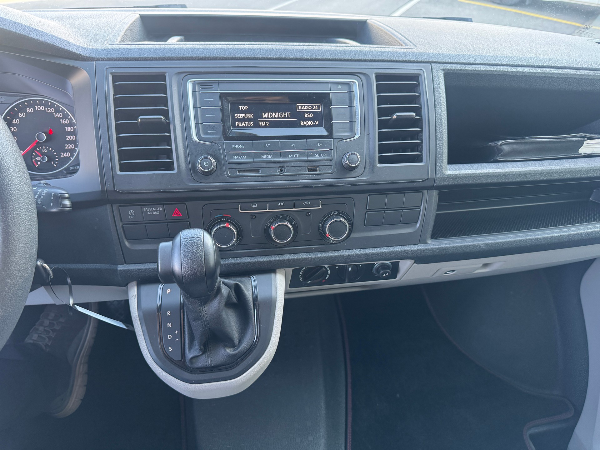 VW T6 2.0 TDI DSG-image-5
