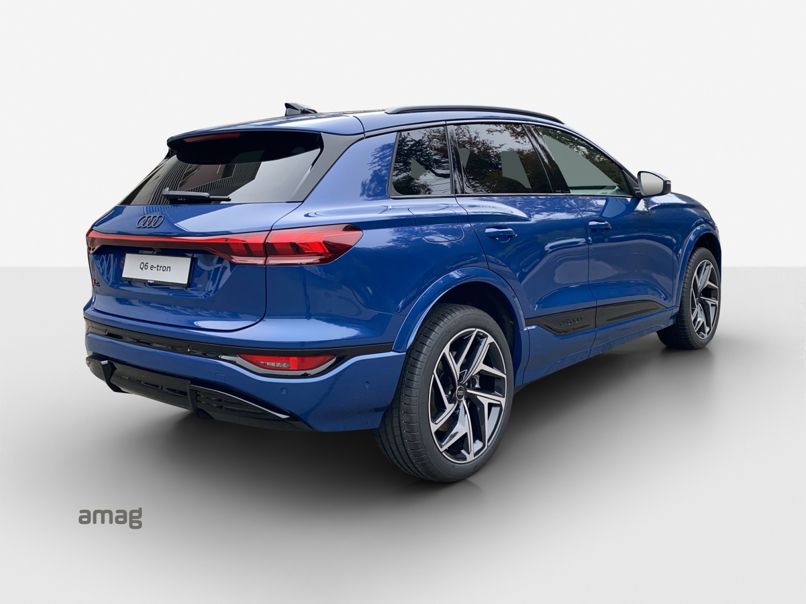AUDI Q6 e-tron quattro-image-4