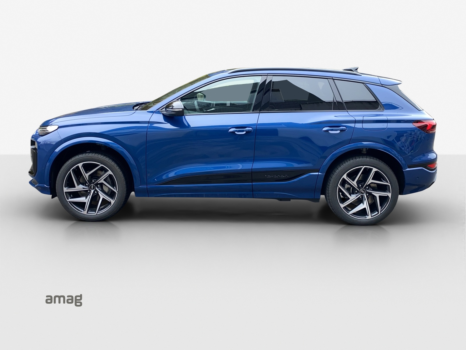 AUDI Q6 e-tron quattro-image-1