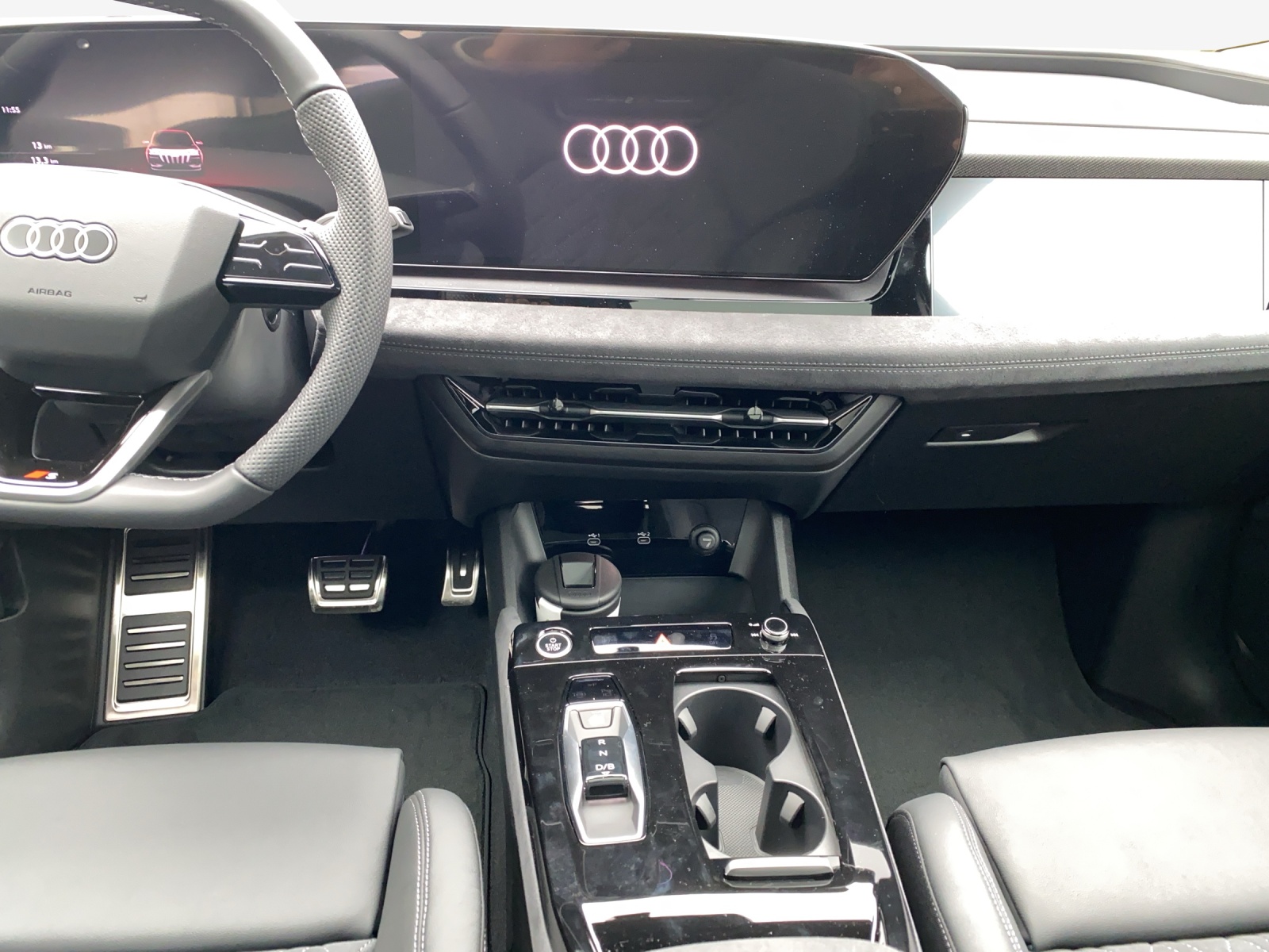 AUDI Q6 e-tron quattro-image-10