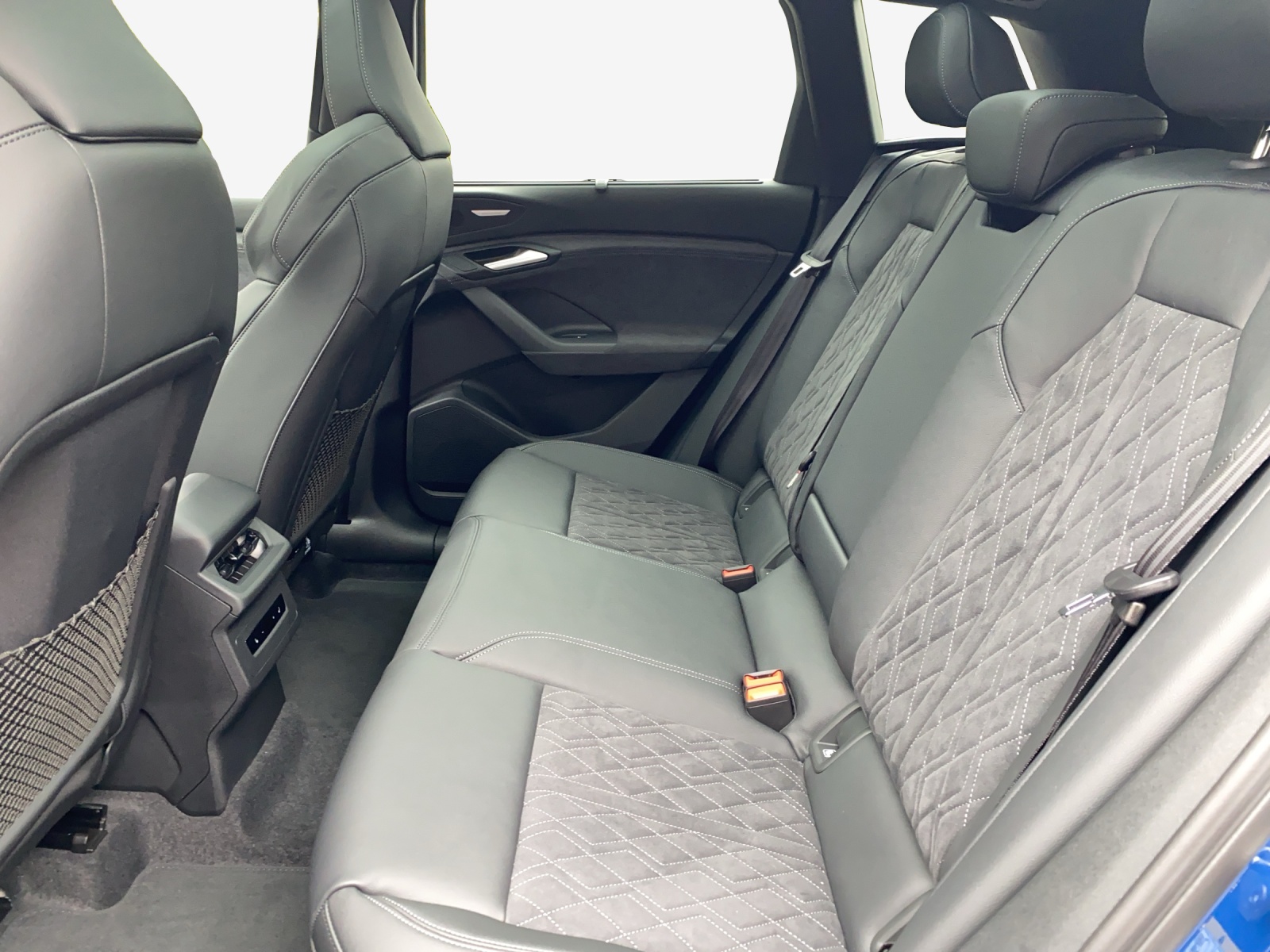 AUDI Q6 e-tron quattro-image-11